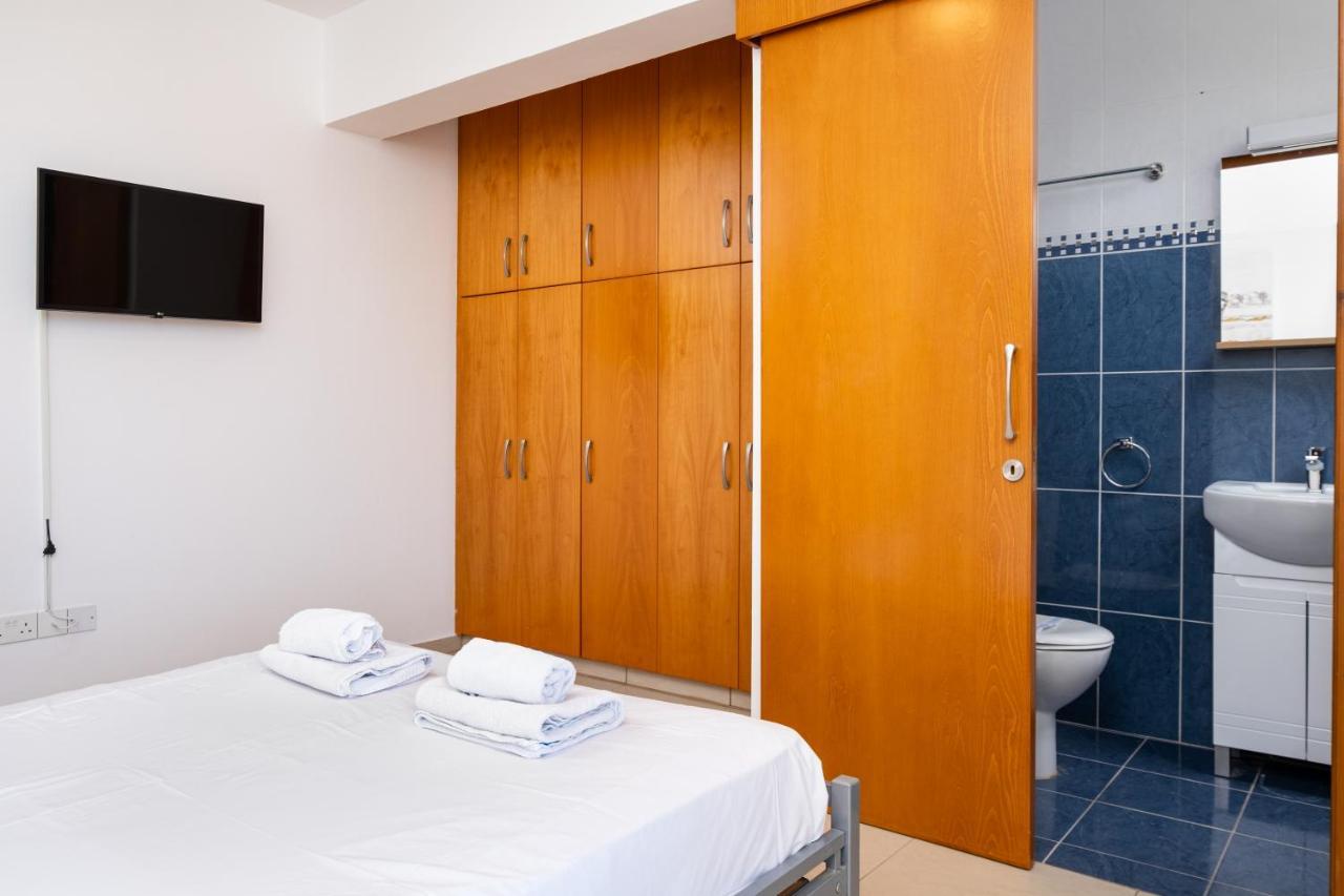 The Saline Views Makenzy Apartment Larnaca Exterior photo